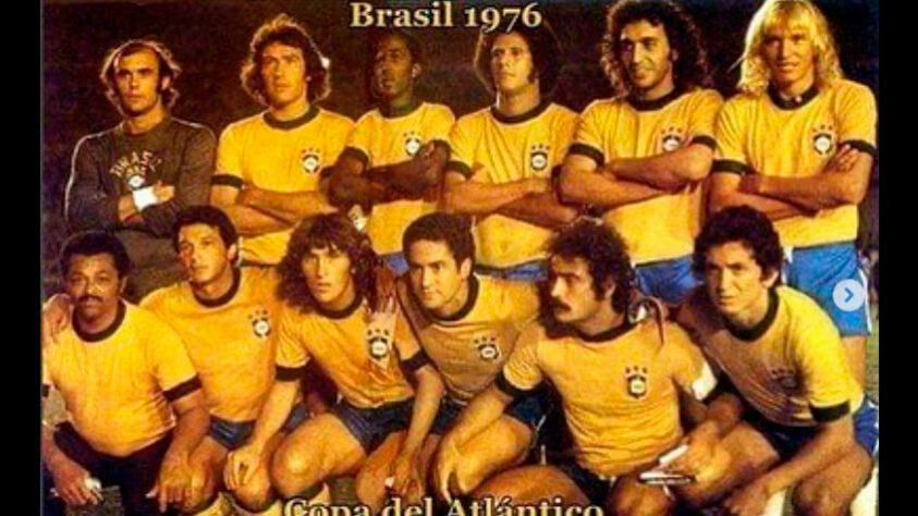 Mesmo sem o título, a atuação na Copa do Mundo de 1982 rendeu um espaço para o atleta na seleção daquela edição de Copa do Mundo.