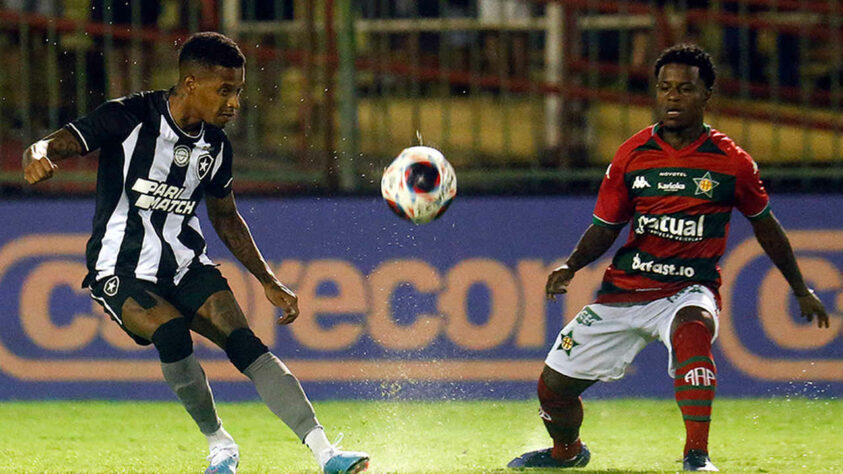 Com uma fraca atuação coletiva, o Botafogo acabou sendo derrotado pela Portuguesa por 1 a 0 em Volta Redonda. Por conta do resultado, os alvinegros estão fora da disputa das semifinais do Campeonato Carioca. 