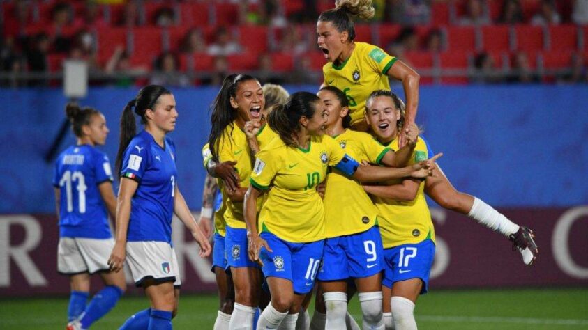 Primeira transmissão em 2019 - Pela primeira vez na história da competição, que começou em 1991, a TV Globo transmitiu ao vivo todos os jogos da seleção feminina em uma Copa do Mundo. 