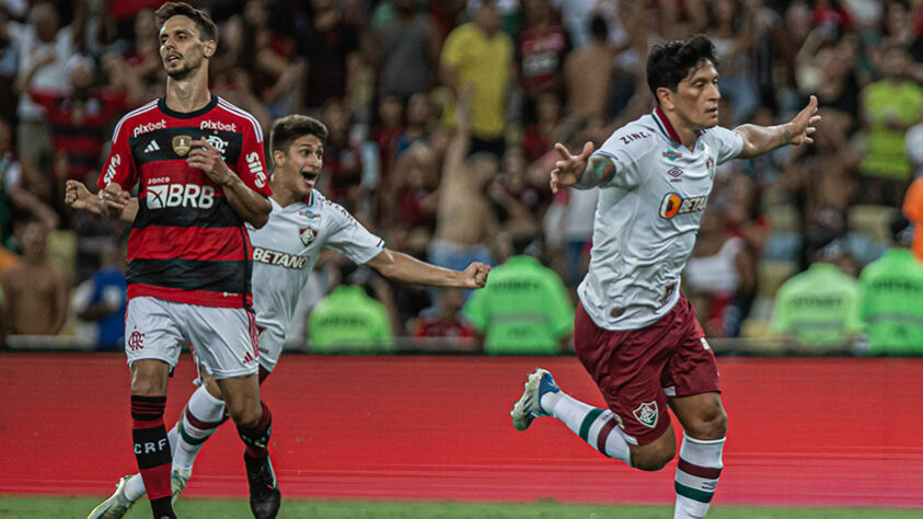 O Flamengo perdeu para o Fluminense por 2 a 1 e acumulou seu terceiro vice na temporada, dessa vez, na Taça Guanabara. O Rubro-Negro até fez bom primeiro tempo, mas não conseguiu jogar no segundo e sofreu a virada. Veja as notas! (Por: Guilherme Xavier)