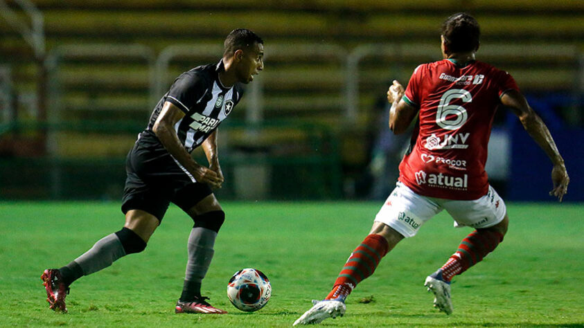 PORTUGUESA: SOBE - Teve uma ótima atuação ao longo do primeiro tempo/ DESCE - Cedeu muitas chances ao Botafogo no segundo tempo.