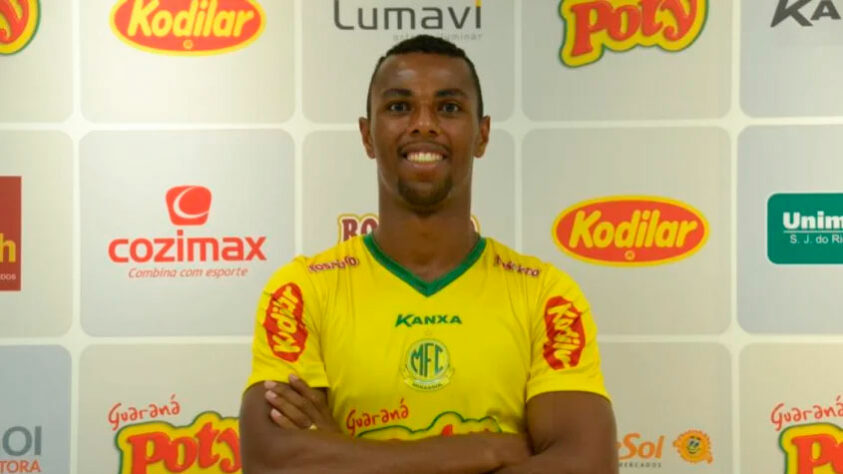 Luiz Otávio, 30 anos - Posição: zagueiro - Clube: Mirassol - Contrato até: novembro de 2023 / Apesar da eliminação precoce do Mirassol na competição, Luiz foi o jogador com mais cortes por partida (6,1 em média por jogo). Quem assistiu aos jogos do Mirassol pôde reafirmar sua qualidade no jogo aéreo, já demonstrada nas passagens por Bahia e Chapecoense, por exemplo. 