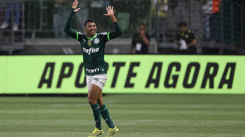 O Palmeiras derrotou o São Bernardo por 1 a 0 na noite deste sábado (11), no Allianz Parque, e se classificou para a semifinal do Paulistão. Rony foi decisivo e marcou o gol da vitória do Alviverde com bela assistência de Gabriel Menino. Tabata também foi destaque e saiu de campo aplaudido. Confira as notas do Verdão (por Jalile Elias):