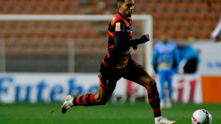 Raí Ramos (lateral-direito - 28 anos): o jogador foi revelado no futebol paranaense, onde defendeu Londrina e Operário. Em 2017, iniciou sua primeira passagem pela Europa no Shukura, da Geórgia. Seu último clube antes do Ituano foi o Varzim, de Portugal. Seu contrato com o Galo vai até novembro. 