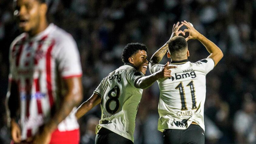 O Vasco venceu o Bangu na última rodada da Taça Guanabara. Com gols marcados por Gabriel Pec e Pedro Raul, o Cruz-Maltino garantiu a segunda colocação e enfrentará o Flamengo na semifinal do Campeonato Carioca.