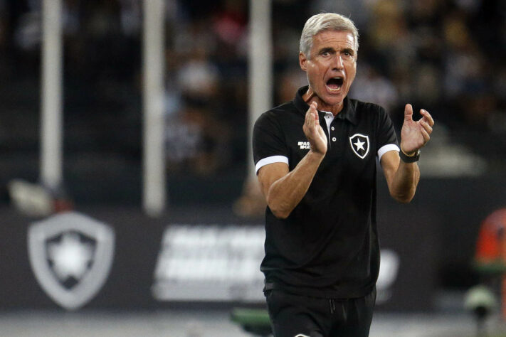 Botafogo - Luís Castro (português) - 61 anos.