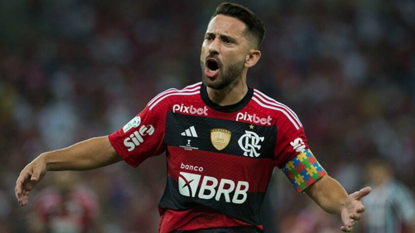 Éverton Ribeiro (34 anos) - Posição: meia - Clube: Flamengo