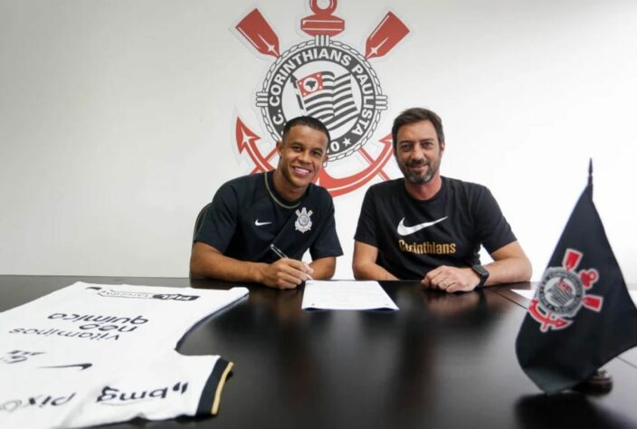 FECHADO - O Corinthians estendeu o contrato com uma de suas principais joias. Trata-se de Pedro, atacante de apenas 17 anos que assinou um novo vínculo com o clube, válido até abril de 2026. O antigo vencia em março de 2025.