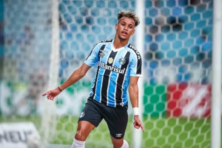 20º lugar: Bitello (meio-campista - Grêmio - 23 anos) - Valorizou	3,25	milhões de euros (R$ 17,8 milhões) / Valor de mercado atual: 3,5	milhões de euros (R$ 19,1 milhões) / Aumento de 1300 % com relação ao valor anterior