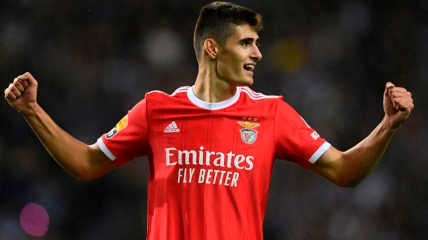 4º lugar: António Silva (zagueiro - 18 anos - português - jogador do Benfica, de Portugal)