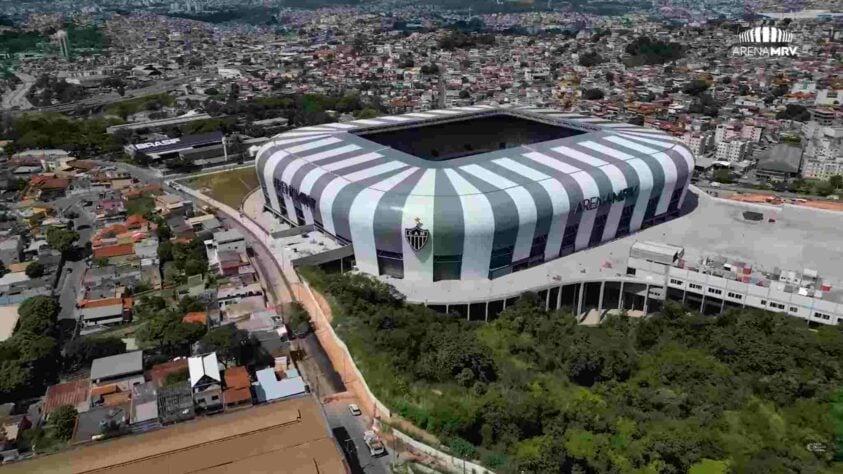 A previsão de inicial de inauguração do estádio era o dia 25 de março, mas vários fatores, como o impacto das chuvas em Belo Horizonte, fizeram com que essa data fosse alterada. 