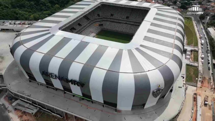 A previsão inicial de estreia do Galo na Arena MRV era de julho. Posteriormente, foi alterado para agosto. Hoje, a data prevista de estreia do time no estádio está para o mês de setembro. 