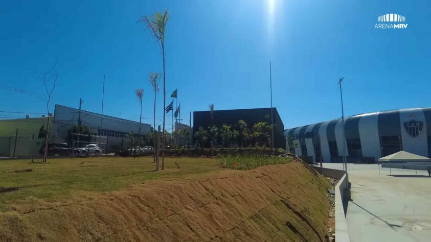 Nessa esplanada também serão construídos um Centro de Línguas Integrado e um Núcleo de Atendimento à Saúde da Família. 