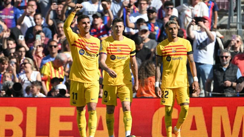 La Liga (Espanha): Barcelona campeão – 27º título no campeonato.