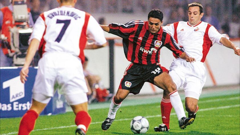 Bayer Leverkusen - Campeonato Alemão, temporada 2001/2002 - Tinha cinco pontos de vantagem a seis rodadas do fim do campeonato.