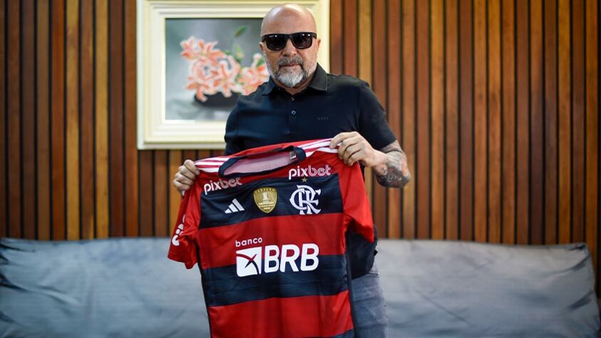 Agora, Sampaoli retorna ao futebol brasileiro, desta vez como treinador do Flamengo.