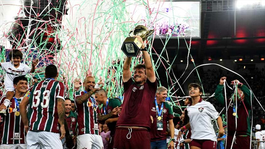 Campeonato Carioca: campeão - Fluminense / vice - Flamengo
