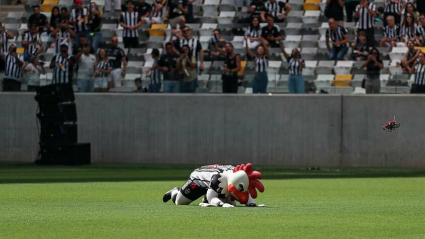 Porém, o primeiro gol da arena MRV foi marcado pelo Galo Doido, mascote do time.