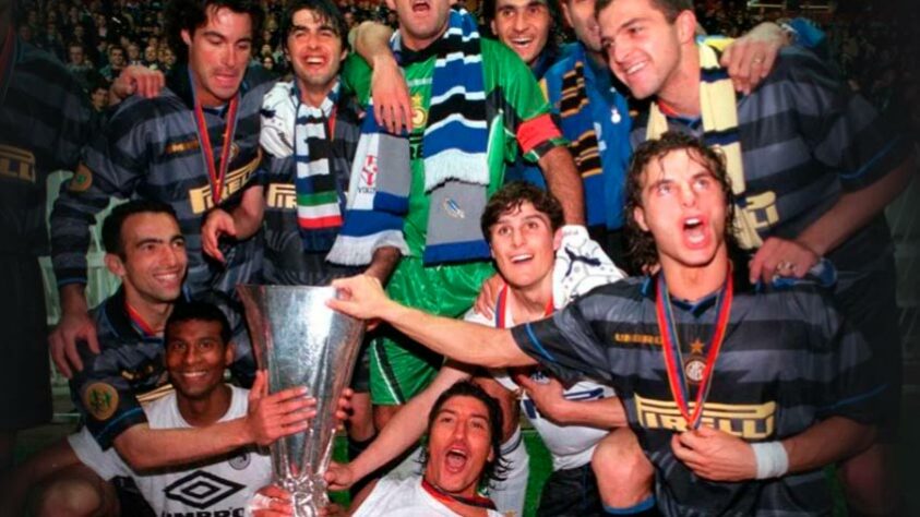 Internazionale de Milão (Itália): três títulos conquistados, em 1990/1991, 1993/1994 e 1997/1998. 