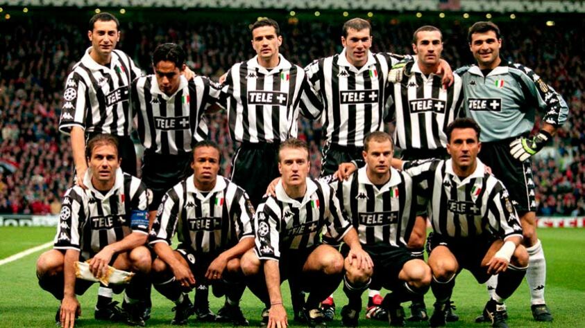 Juventus - Campeonato Italiano, temporada 1999/2000 - Tinha nove pontos de vantagem a oito rodadas do fim do campeonato.