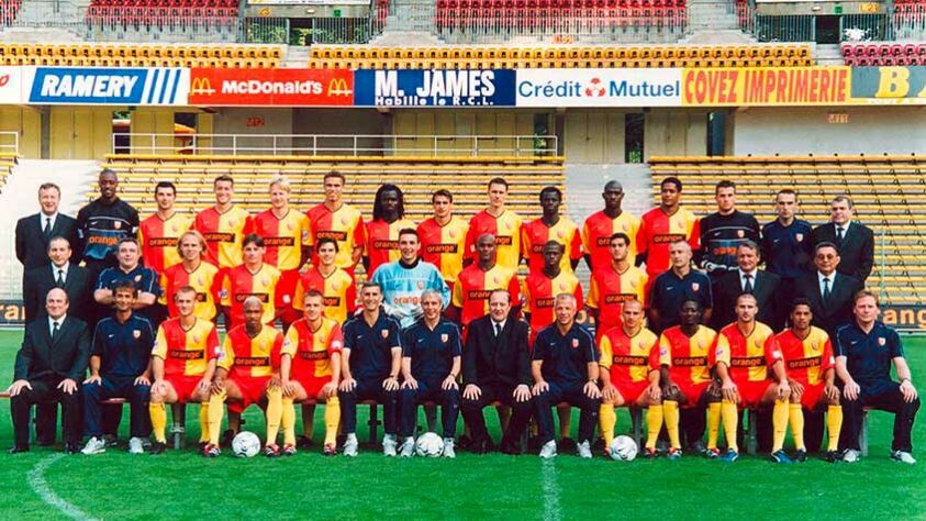 Lens - Campeonato Francês, temporada 2001/2002 - Tinha seis pontos de vantagem a seis rodadas do fim do campeonato.