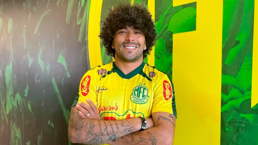 Luan, 32 anos - Posição: atacante - Nacionalidade: brasileiro - Último clube: Mirassol - Sem contrato desde: abril de 2023 / O 'menino maluquinho' foi campeão da América (2013) e da Copa do Brasil (2014) pelo Galo, onde se tornou querido. Passou duas temporadas no Japão (2020 e 2021) e retornou para o Goiás em 2022. Para 2023, o atacante assinou com o Mirassol, mas sua passagem pelo clube durou apenas quatro meses. 