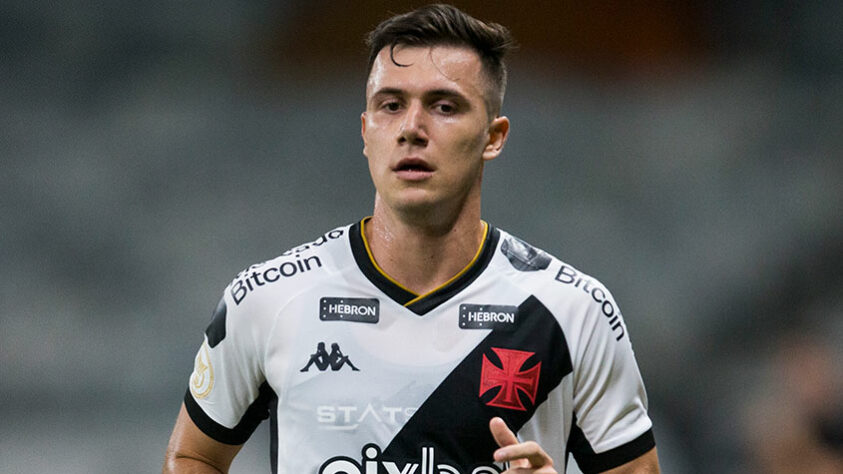 LUCAS PITON - 6,5 - Chegou bem ao ataque e fez grande jogada no segundo gol do Vasco, ao dar belo drible e acertar cruzamento na área. 