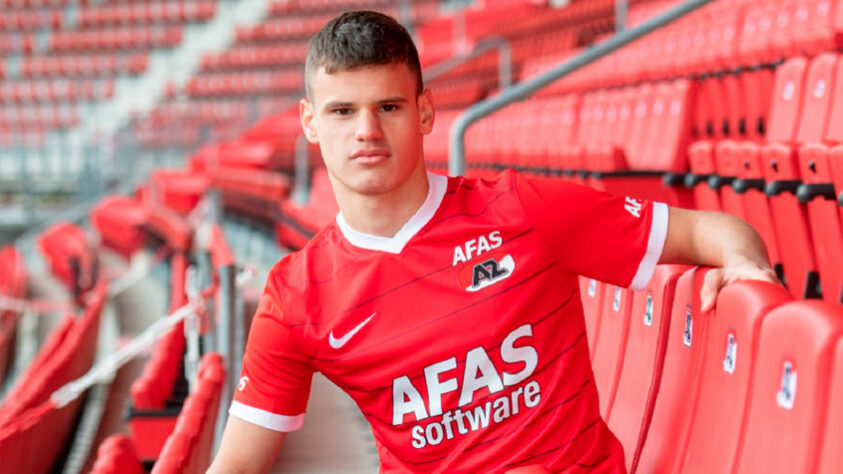 7º lugar: Milos Kerkez (lateral-esquerdo - 19 anos - sérvio - jogador do AZ Alkmaar, da Holanda) 