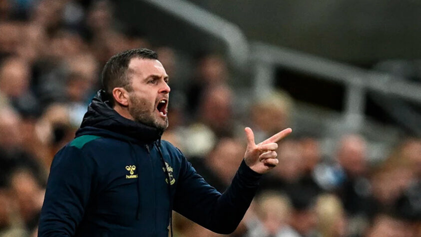 O galês Nathan Jones, em passagem relâmpago pelo Southampton, foi o oitavo técnico a ser demitido na atual temporada. O treinador ficou nos Saints por apenas 94 dias, comandando 14 partidas.