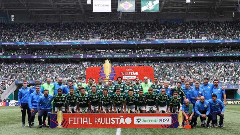 O Palmeiras conquistou seu 25º título paulista, o segundo consecutivo, neste domingo após vencer o Água Santa por 4 a 0 no Allianz Parque. Assim como na última temporada, o Verdão precisou reverter o resultado da ida (2 a 1 para Netuno) para conquistar o troféu. Nesta galeria, relembre os anos e quem foi o vice em cada conquista estadual do Alviverde! 