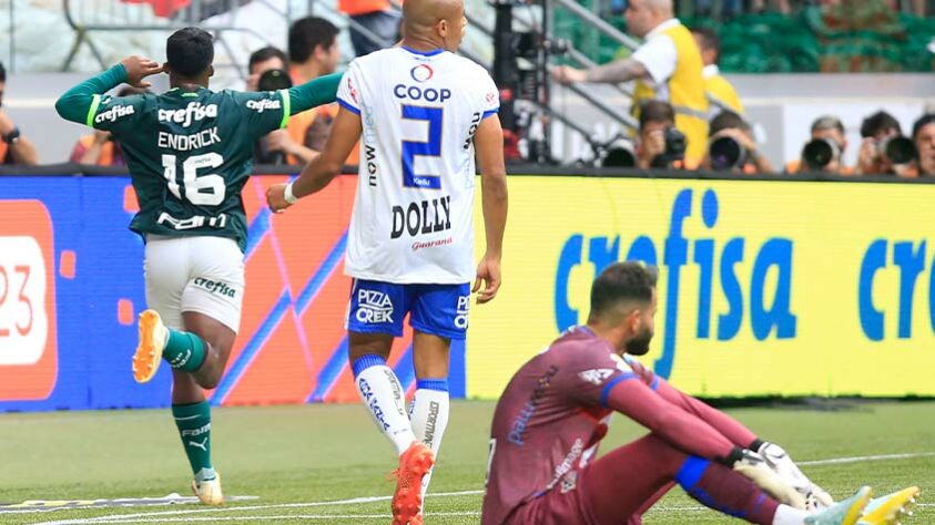 O Água Santa foi goleado por 4 a 0 pelo Palmeiras no Allianz Parque e ficou com o vice-campeonato do Paulistão. Sem nenhuma atuação de destaque, o time de Diadema teve um desempenho bem ruim. Os gols do Verdão foram marcador por Gabriel Menino, duas vezes, Endrick e Flaco López. Confira as notas do Água Santa: 