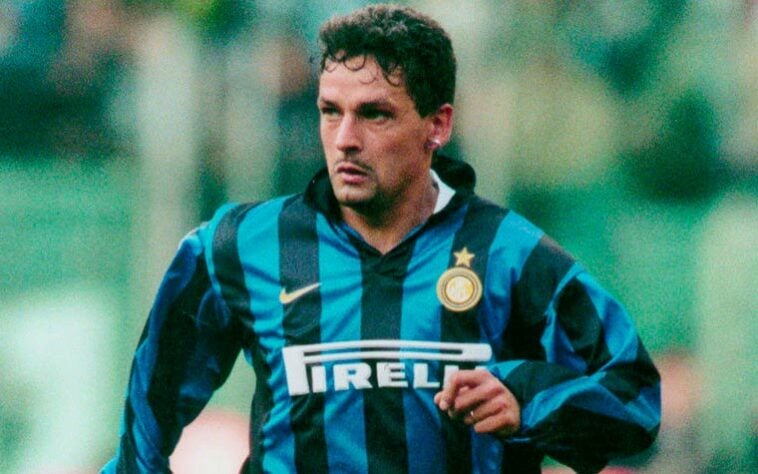 Roberto Baggio jogou de 1984 a 2004 - Fez 93 gols de pênalti por clubes e sete pela seleção da Itália.