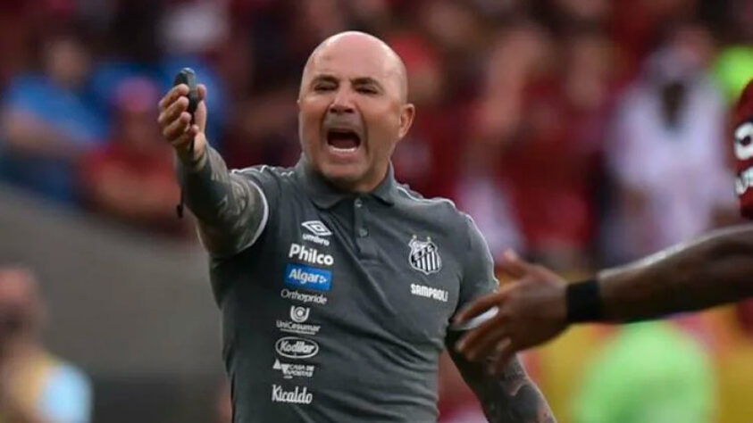 Mas, o retrospecto inicial em 2019 não foi bom. Sob o comando do treinador argentino, o Santos foi eliminado pelo Corinthians na semifinal do Paulista, caiu na fase inicial da Sul-Americana diante do River Plate-URU e não conseguiu passar pelo Atlético-MG nas oitavas da Copa do Brasil.