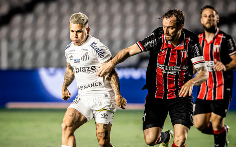 Botafogo-SP: SOBE - Adilson Batista colocou um time misto com muita postura no primeiro tempo. Portanto, o treinador merece destaque. // DESCE - Os atacantes do Pantera são os principais culpados pela falta de gols do clube.