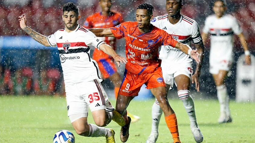 Puerto Cabello: Sobe - Luis Romero - Evitou um placar maior, salvando a equipe diversas vezes. Desce - Poder ofensivo - Ataque finalizou muito pouco e quase não ofereceu perigo ao Tricolor. As melhores tentativas foram defendidas pelo goleiro Rafael.