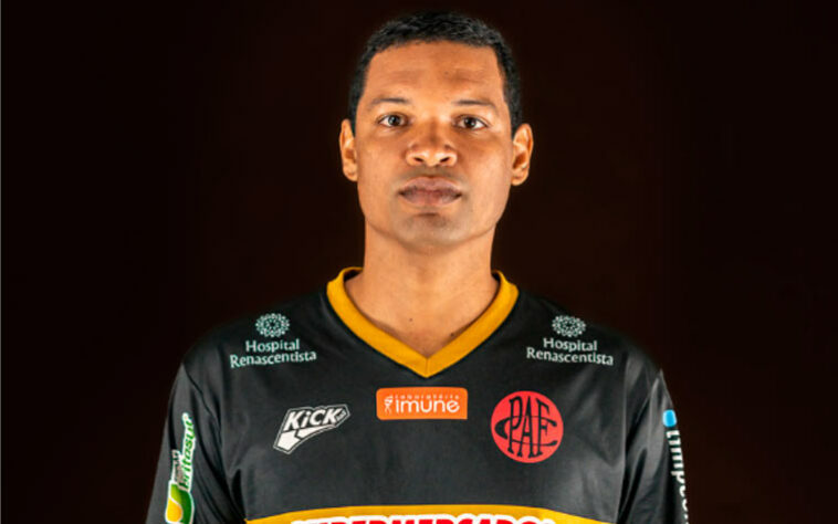 Wellington Reis (34 anos) – zagueiro / Time: Pouso Alegre-MG – Já defendeu o Cruzeiro. Foi contratado pelo Pouso Alegre-MG após deixar o Ipatinga-MG em 1 de janeiro.