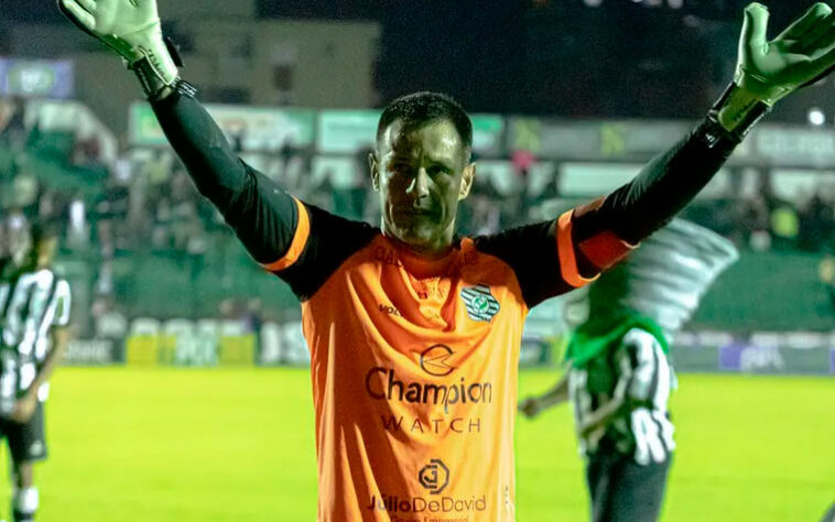 Wilson (39 anos) – goleiro / Time: Figueirense-SC – Já defendeu o Coritiba e o Flamengo. Foi contratado pelo Figueirense-SC após deixar o Coritiba em 29 de março de 2022.