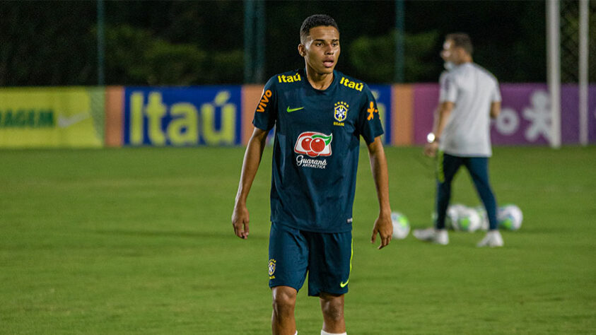 Alexsander, 19 anos - Meio-campista - Fluminense / Alexsander deve ser liberado normalmente para a disputa da competição, apesar de ser titular absoluto do Fluminense e um dos jogadores de maior destaque no momento atual do time. 