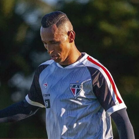 Ciel (Jociel Silva) - (41 anos) – atacante / Time: Ferroviário-CE – Já defendeu o Fluminense. Foi contratado pelo Ferroviário-CE após deixar a Tombense-MG em 1 de janeiro.