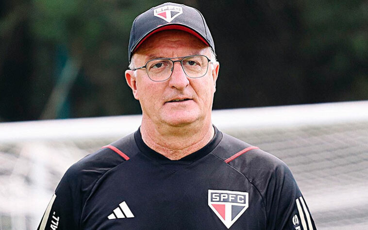 ESQUENTOU - O São Paulo já traçou as posições carentes para buscar contratações na próxima janela. O LANCE! apurou que a diretoria e Dorival Jr conversaram e mantiveram o planejamento elaborado por Rogério Ceni, técnico anterior.