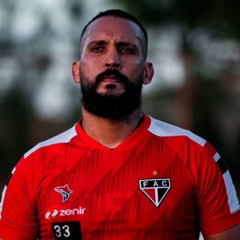 Douglas Sousa (35 anos) – goleiro / Time: Ferroviário-CE – Já defendeu o Fortaleza, Ceará e Cuiabá. Foi contratado pelo Ferroviário-CE após deixar o Maracanã-CE em 1 de janeiro.