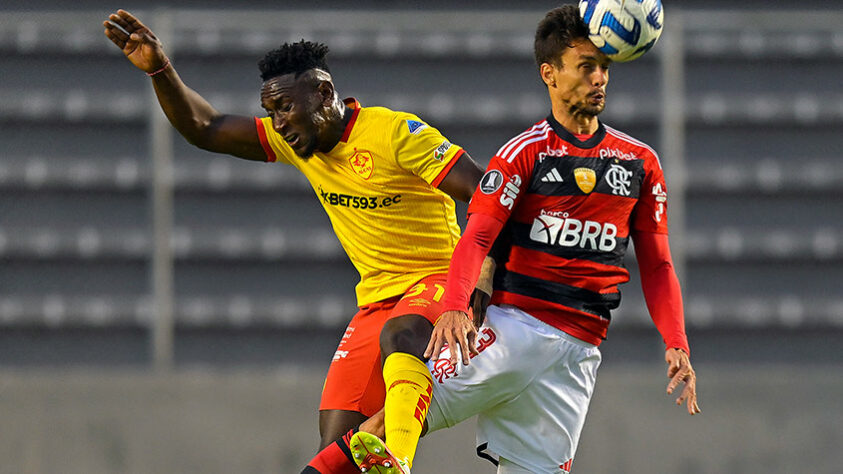 O Flamengo perdeu para o Aucas por 2 a 1, em Quito. A atuação coletiva do Rubro-Negro foi muito abaixo e pouquíssimos se salvaram, como Matheus França e Filipe Luís. Veja as notas! (Por: Guilherme Xavier)