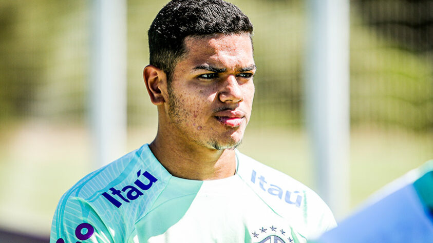 João Pedro, 19 anos - Zagueiro - Corinthians / O zagueiro foi convocado para substituir Beraldo na última lista e está no fim da fila na busca por uma vaga na convocação final 