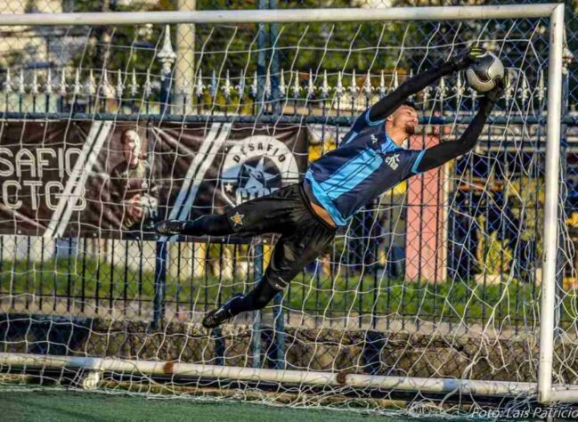 Milton Raphael (31 anos) – goleiro / Time: Bahia de Feira-BA – Já defendeu o Botafogo. Foi contratado pelo Bahia de Feira-BA após deixar o Macaé-RJ em 14 de abril.