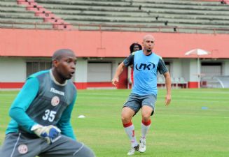 Rafael Morisco (36 anos) – zagueiro / Time: Operário-MS – Já defendeu o Vasco. Foi contratado pelo Operário-MS em 24 de janeiro. O atleta estava sem clube, sua última equipe foi o Mosta (Malta).