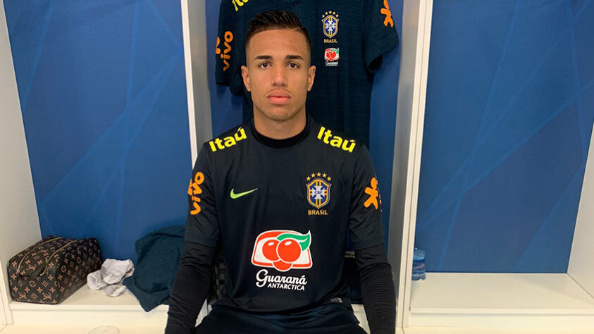 Vinicius Kauê, 20 anos - Lateral-esquerdo- Athletico-PR / Foi convocado para substituir Patryck nos últimos dois amistosos do Brasil antes do Mundial. EM tese, é a quarta opção para a posição, mas pode pintar na lista caso Patryck e/ou Kaike não sejam liberados pelos clubes. 