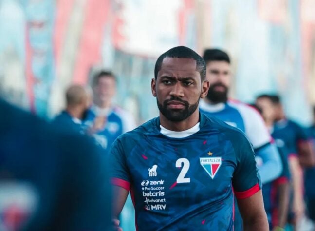 FECHADO - O Fortaleza anunciou a renovação do contrato do lateral-direito Tinga. Agora, o vínculo do jogador de 29 anos é válido até abril de 2026. O Cruzeiro estava interessado no atleta e chegou a fazer proposta.