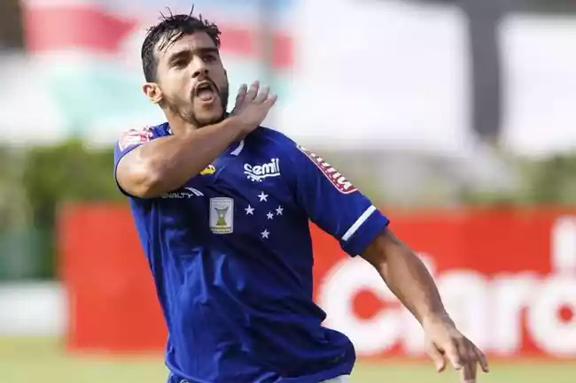 Henrique Dourado (centroavante) - Time: Cruzeiro - Jogos: 4