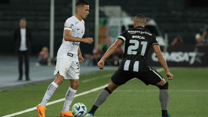 Em duelo válido pela 5ª rodada do Brasileirão, o Corinthians foi derrotado por 3 a 0 pelo Botafogo, no Nilton Santos. Tiquinho Soares (2x) e Eduardo marcou os gols da partida. Veja as notas dos jogadores do Timão (feito por Rafael Marson)