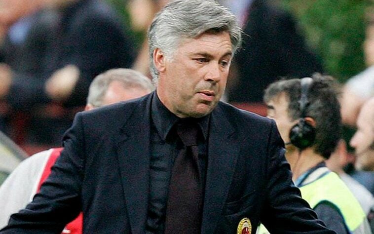 Técnico: Carlo Ancelotti (63 anos) - seguiu com a carreira de treinador. É o atual campeão da Champions pelo Real Madrid e está em mais uma semifinal do torneio.